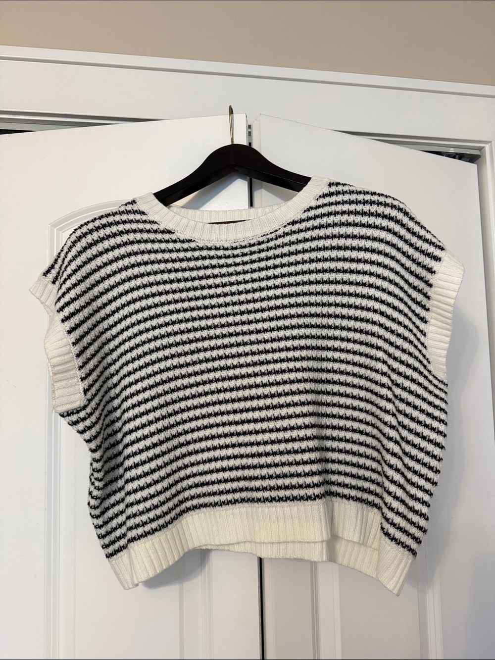 SHEIN Black and White Striped Sleeveless Crew Sweater